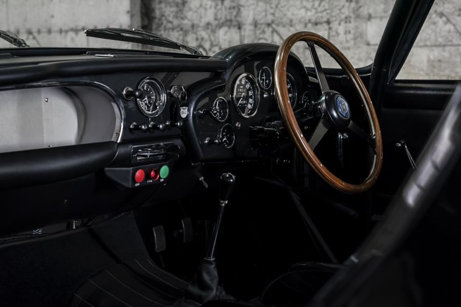 Торпедо Aston Martin DB4 GT Continuation 2017 года  (UK) (фото 74 из 90)